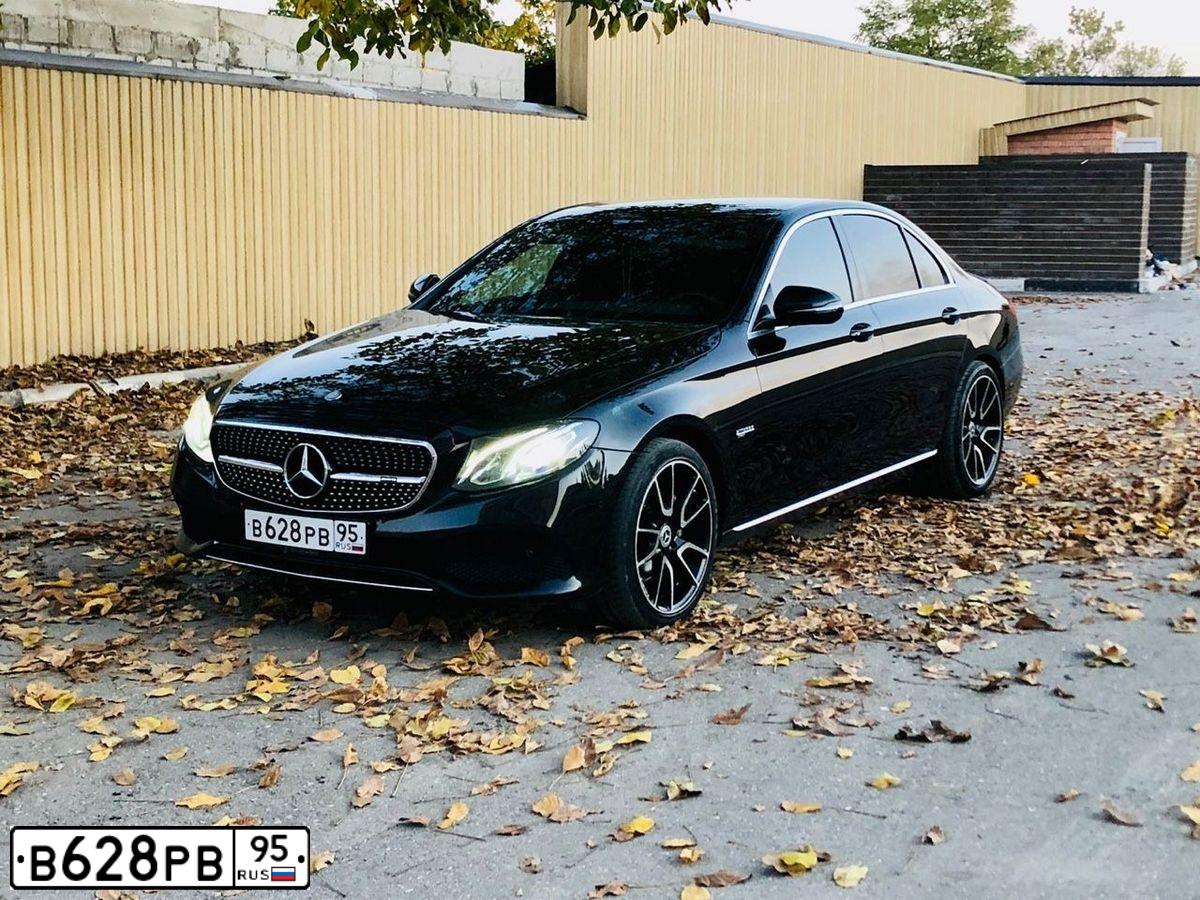 Фото автомобиля MERCEDES E-KLASSE, 2016 — госномер В628РВ95. Цвет: ЧЕРНЫЙ
