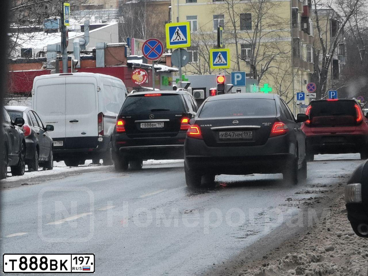 Фото автомобиля MERCEDES M-KLASSE, 2010 — госномер Т888ВК197. Цвет: ЧЕРНЫЙ