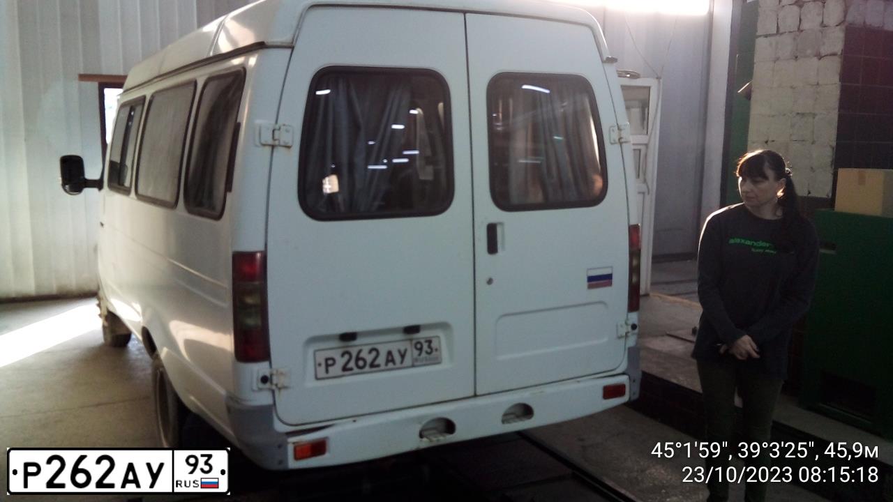 Фото автомобиля GAZ 3221 EL, 2006 — госномер Р262АУ93. Цвет: БЕЛЫЙ