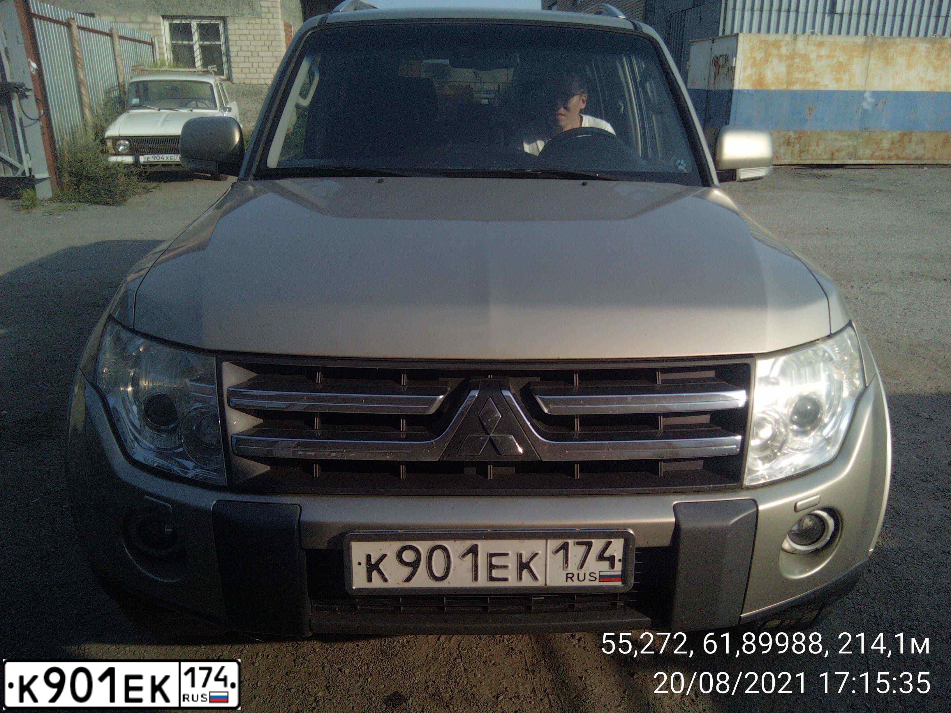 Фото автомобиля MITSUBISHI PAJERO, 2007 — госномер К901ЕК174. Цвет: БЕЖЕВЫЙ