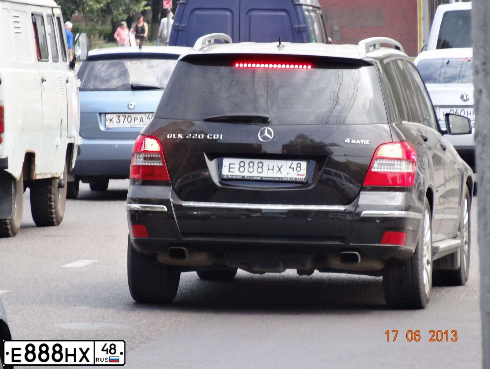 Фото автомобиля MERCEDES GLK-KLASSE, 2012 — госномер Е888НХ48