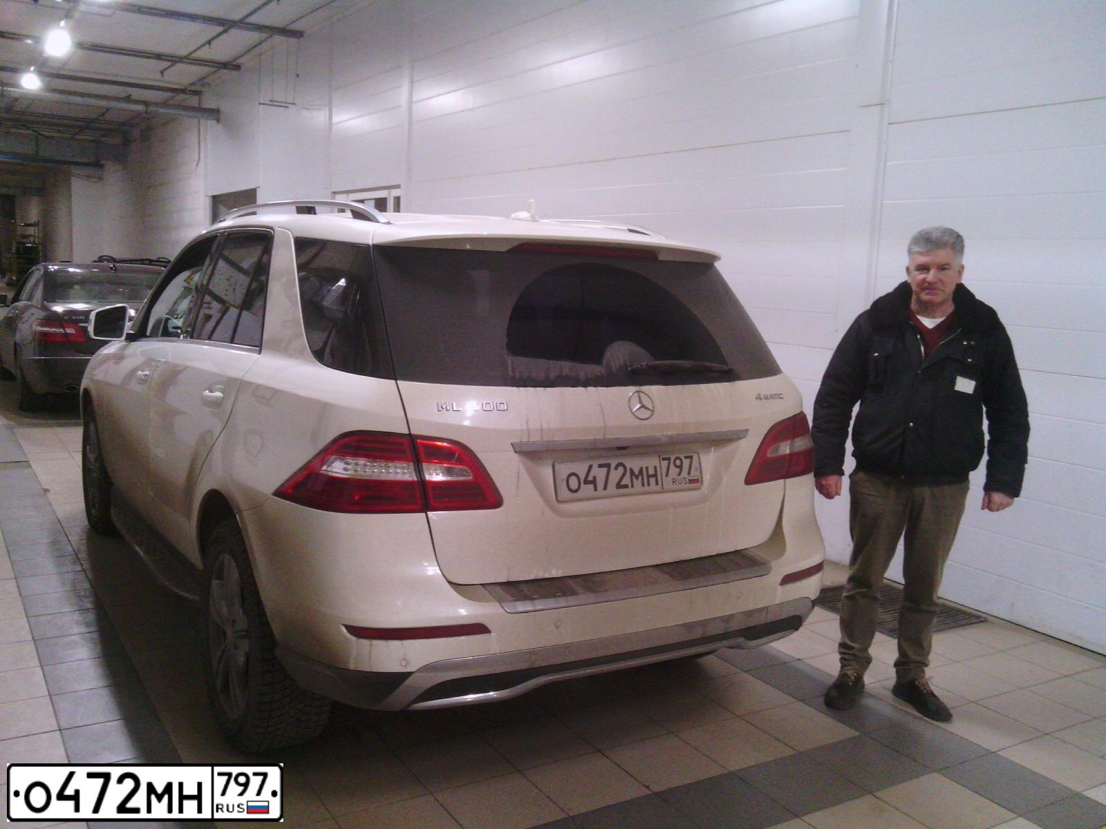 Фото автомобиля MERCEDES-BENZ ML400, 2013 — госномер Р688МО797. Цвет: Белый