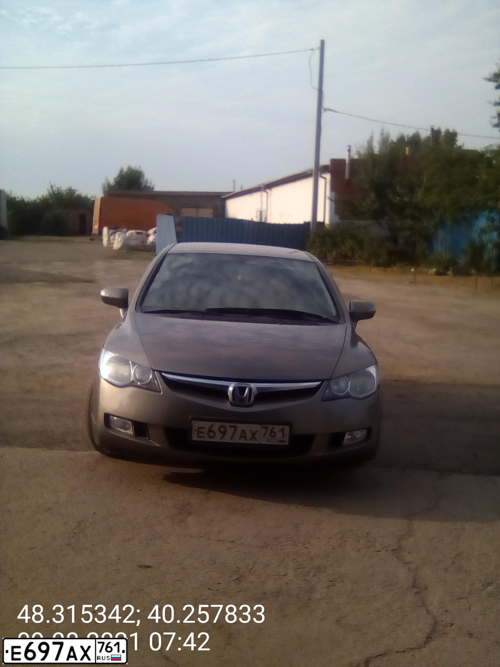 Фото автомобиля HONDA CIVIC, 2008 — госномер Е697АХ761. Цвет: СЕРЫЙ