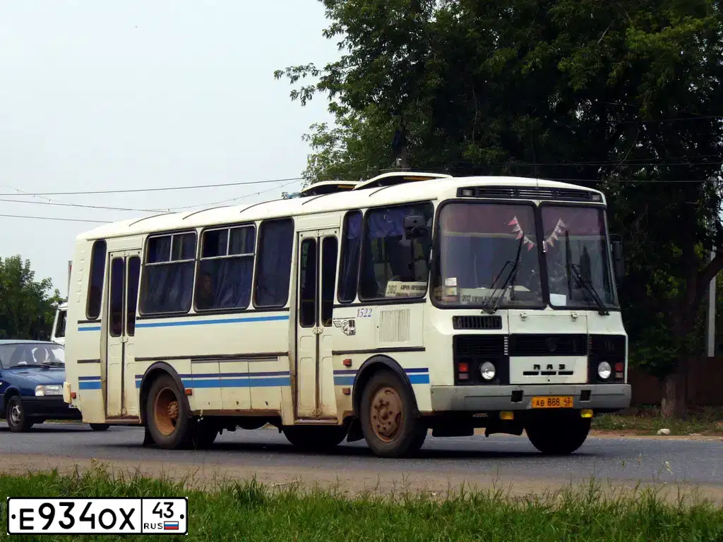 Фото автомобиля PAZ 4234, 2005 — госномер Е934ОХ43. Цвет: БЕЛЫЙ