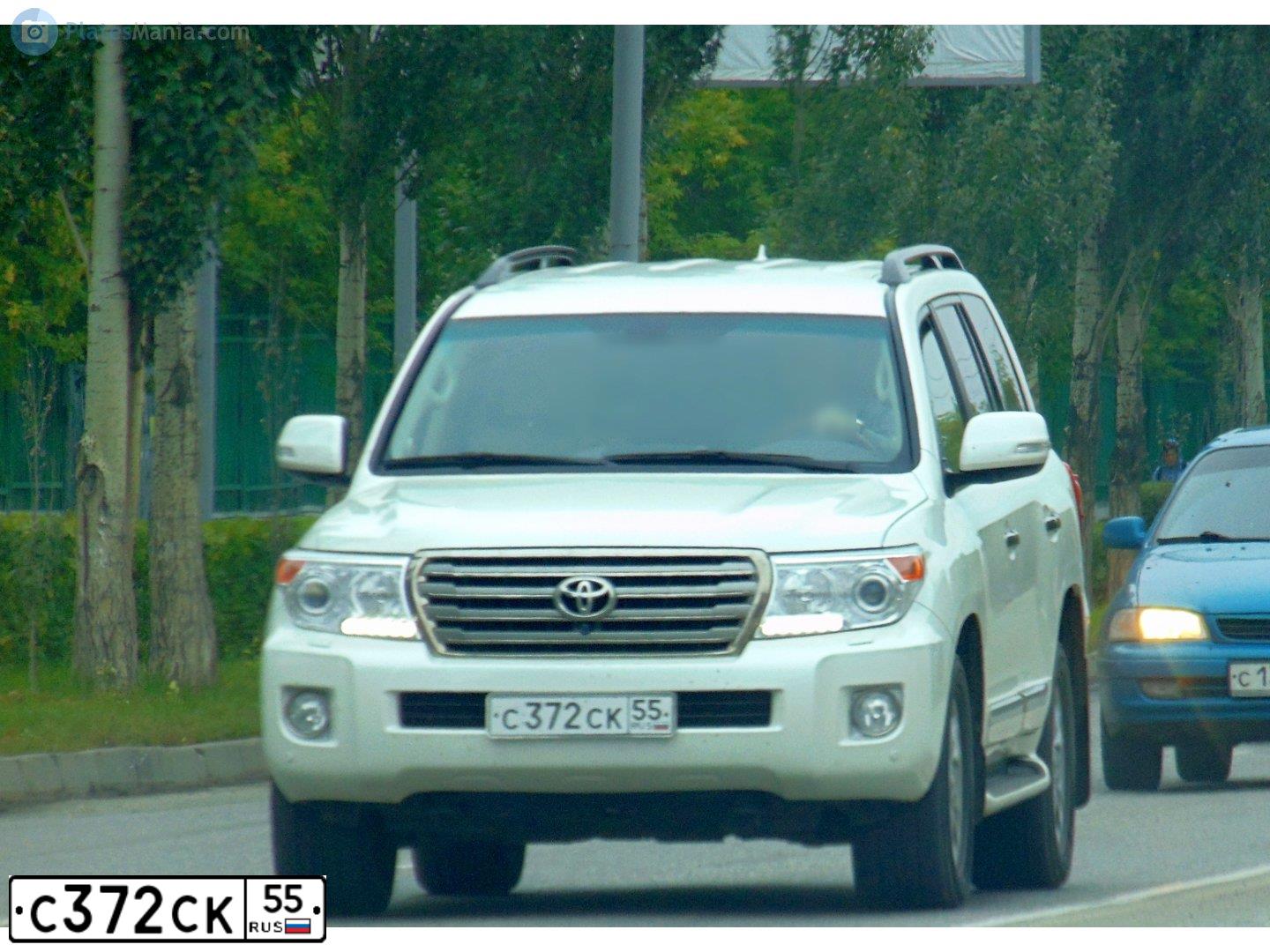Фото автомобиля TOYOTA LANDCRUISER 200, 2013 — госномер А396ЕУ138. Цвет: Белый