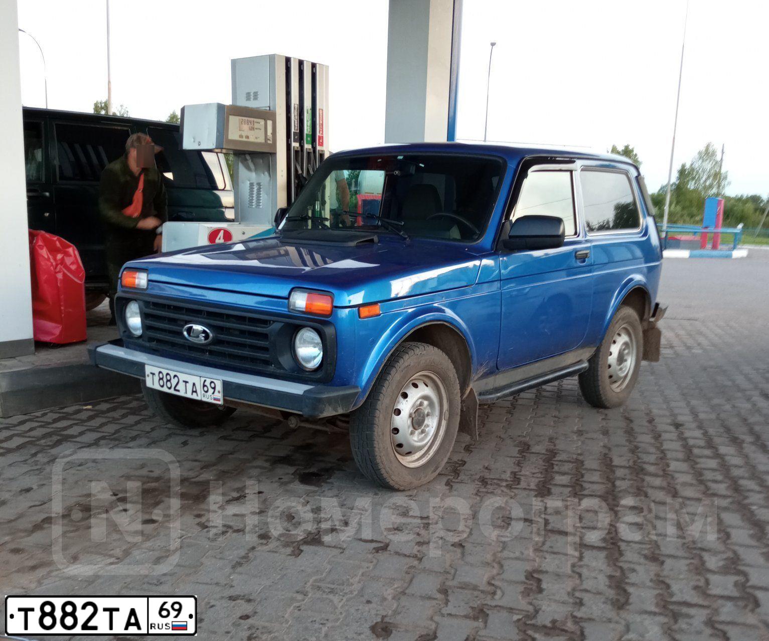 Фото автомобиля LADA 2121 NIVA, 2018 — госномер А995ЕМ799. Цвет: ЯРКО-СИНИЙ