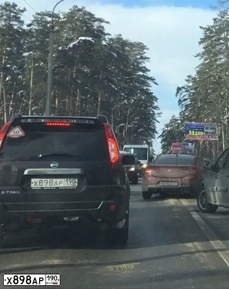Фото автомобиля NISSAN X-TRAIL, 2012 — госномер У906ОН124. Цвет: ТЕМНО-БОРДОВЫЙ