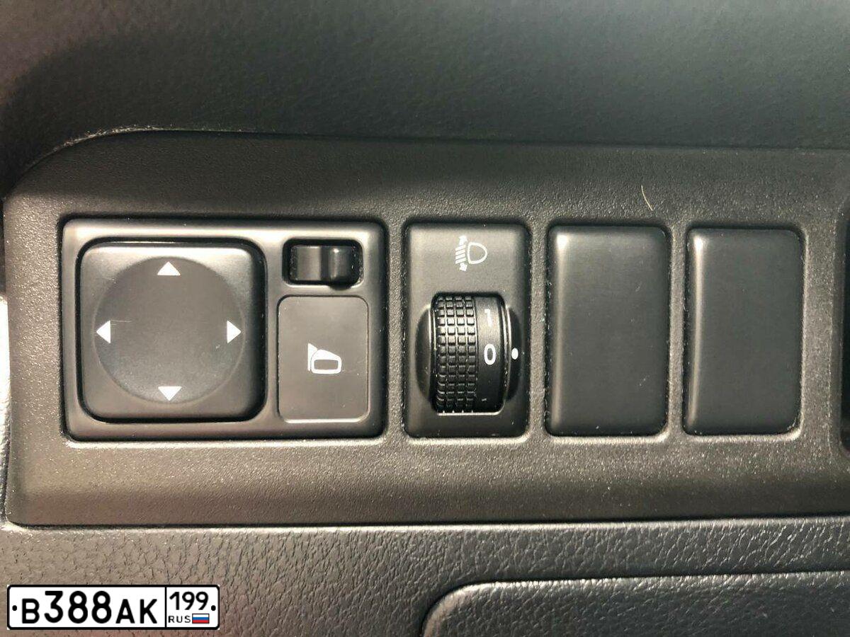 Фото автомобиля NISSAN NOTE, 2007 — госномер Н363НТ790. Цвет: ВИШНЕВЫЙ