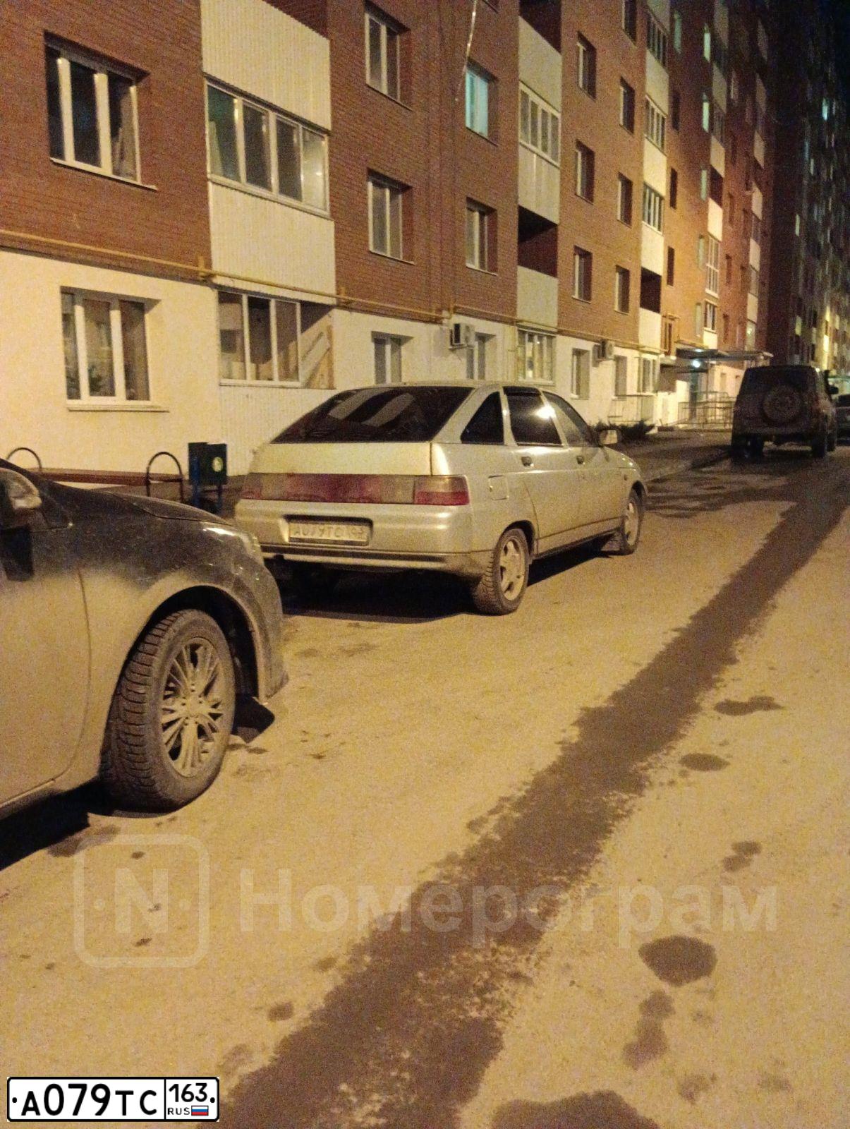 Фото автомобиля LADA 2112, 2000 — госномер А079ТС163. Цвет: СЕРЕБРИСТЫЙ ЯРКО-СИНИЙ