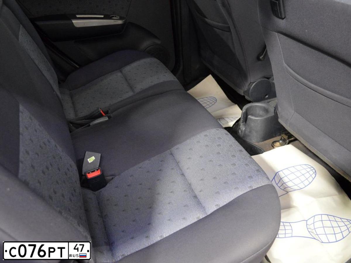 Фото автомобиля HYUNDAI GETZ, 2003 — госномер О514ЕУ198. Цвет: ЯРКО-КРАСНЫЙ