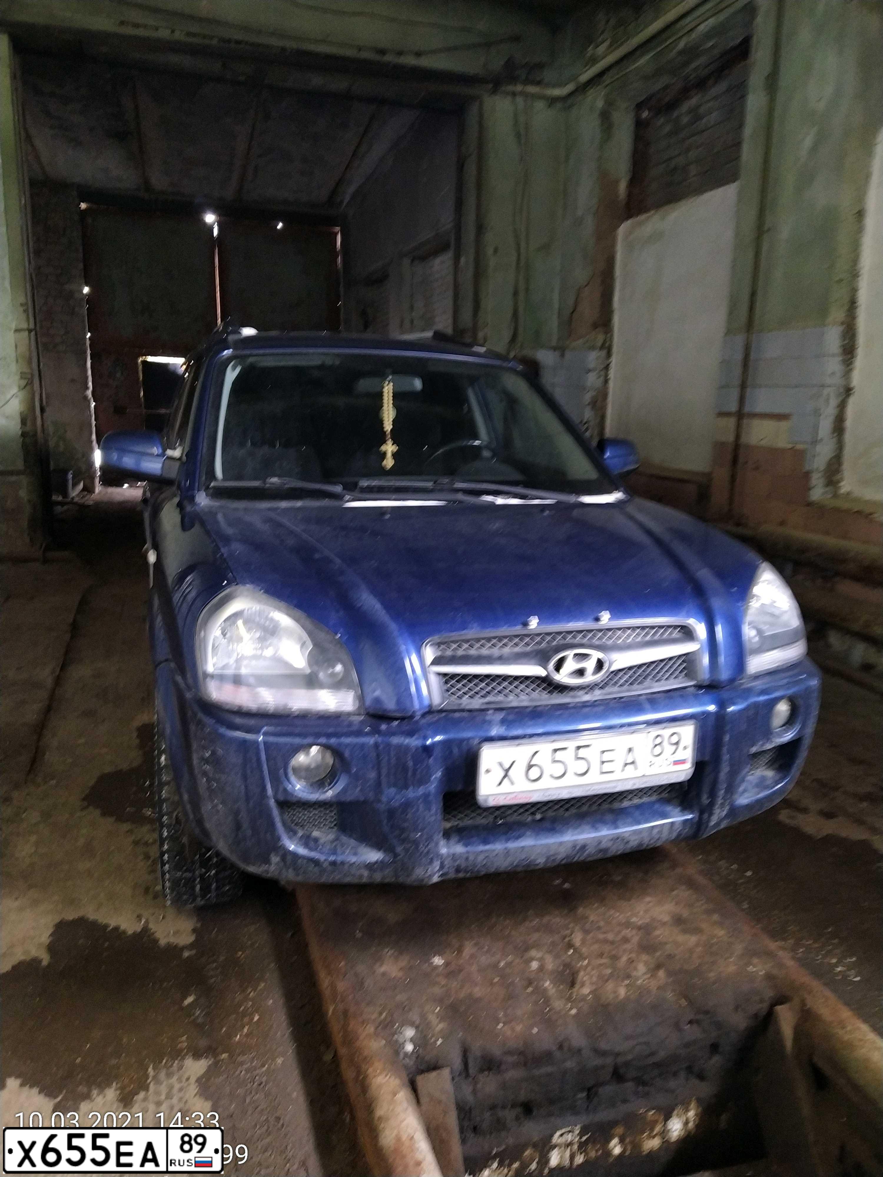 Фото автомобиля HYUNDAI TUCSON, 2008 — госномер Х655ЕА89. Цвет: СИНИЙ