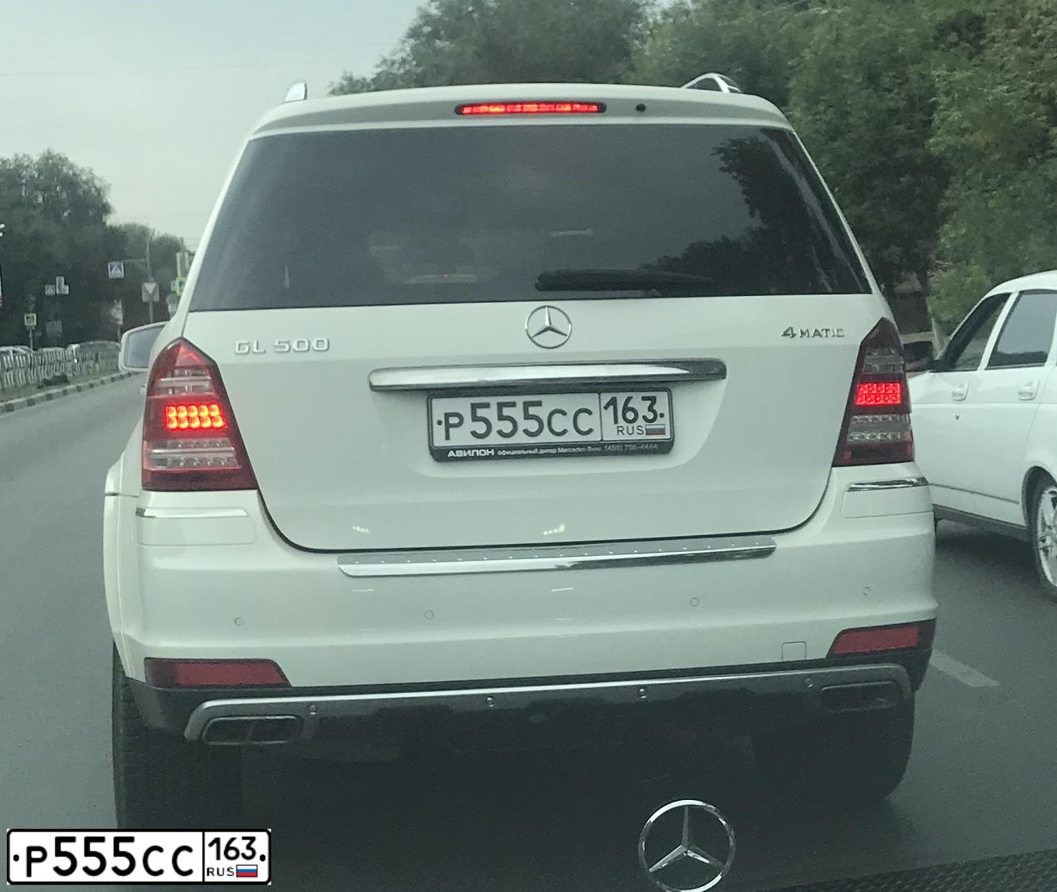 Фото автомобиля MERCEDES GL-KLASSE, 2011 — госномер Р555СС163. Цвет: БЕЛЫЙ