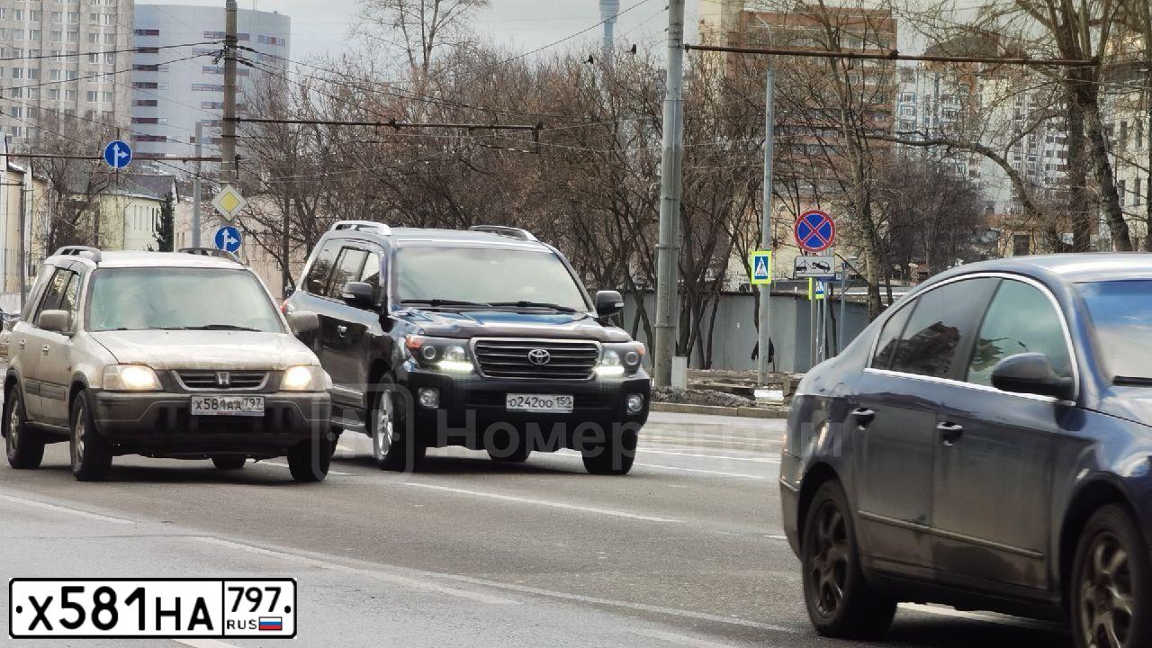 Фото автомобиля KIA MAGENTIS / OPTIMA, 2011 — госномер Х581НА797. Цвет: ТЕМНО-СЕРЫЙ
