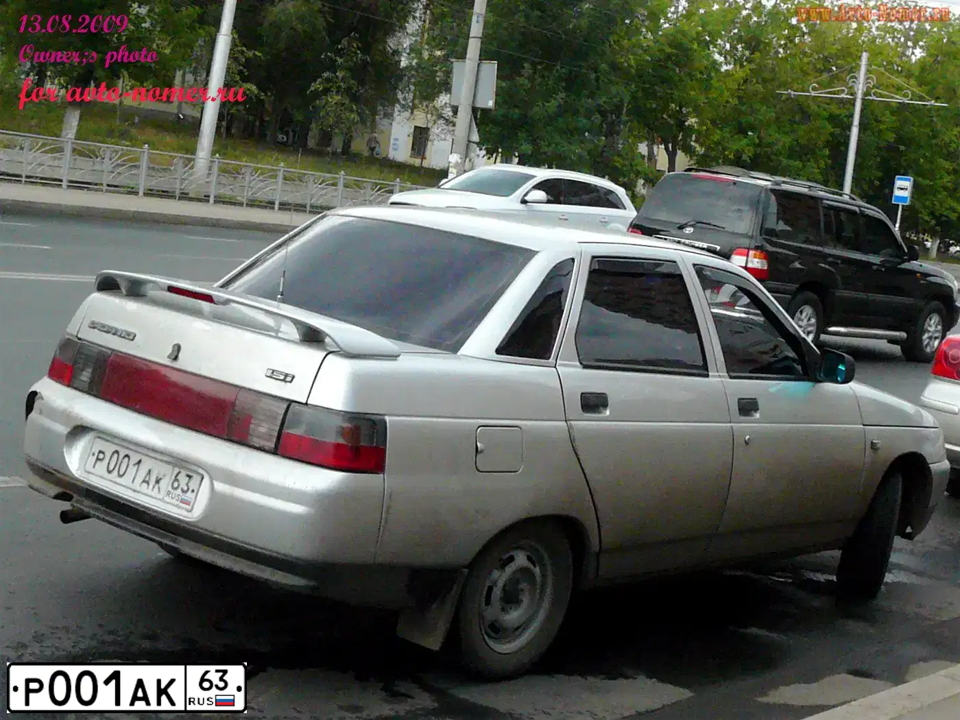 Фото автомобиля LADA 2110, 2002 — госномер Р001АК63. Цвет: СЕРЕБРИСТЫЙ МЕТАЛЛИК