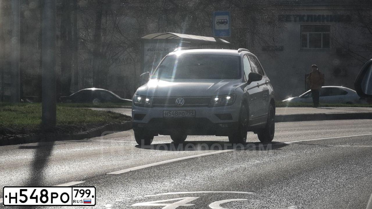 Фото автомобиля VOLKSWAGEN TIGUAN, 2019 — госномер С301СА716. Цвет: Белый