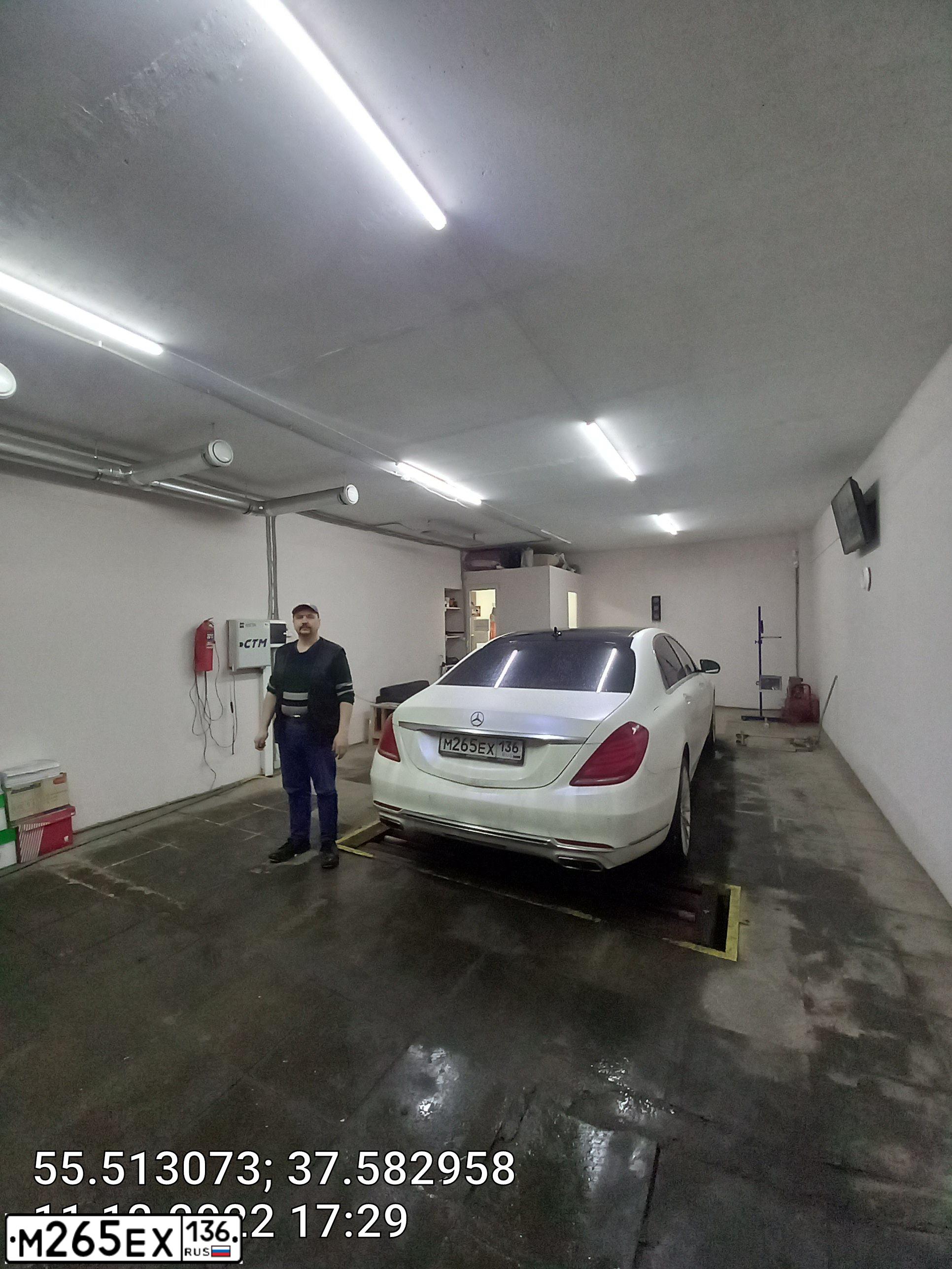 Фото автомобиля MERCEDES S-KLASSE, 2017 — госномер В660АО977. Цвет: Белый