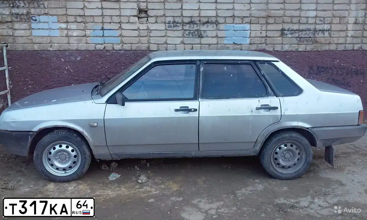 Фото автомобиля LADA 2109 SAMARA, 2002 — госномер О370РВ64. Цвет: СВЕТЛО-СЕРЫЙ