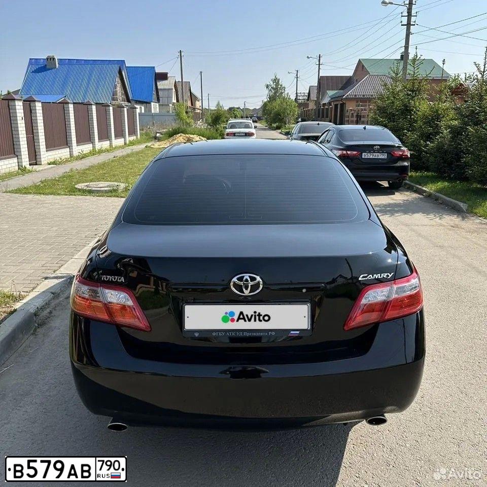 Фото автомобиля TOYOTA CAMRY, 2018 — госномер В579АВ790. Цвет: ЧЕРНЫЙМЕТАЛЛИК