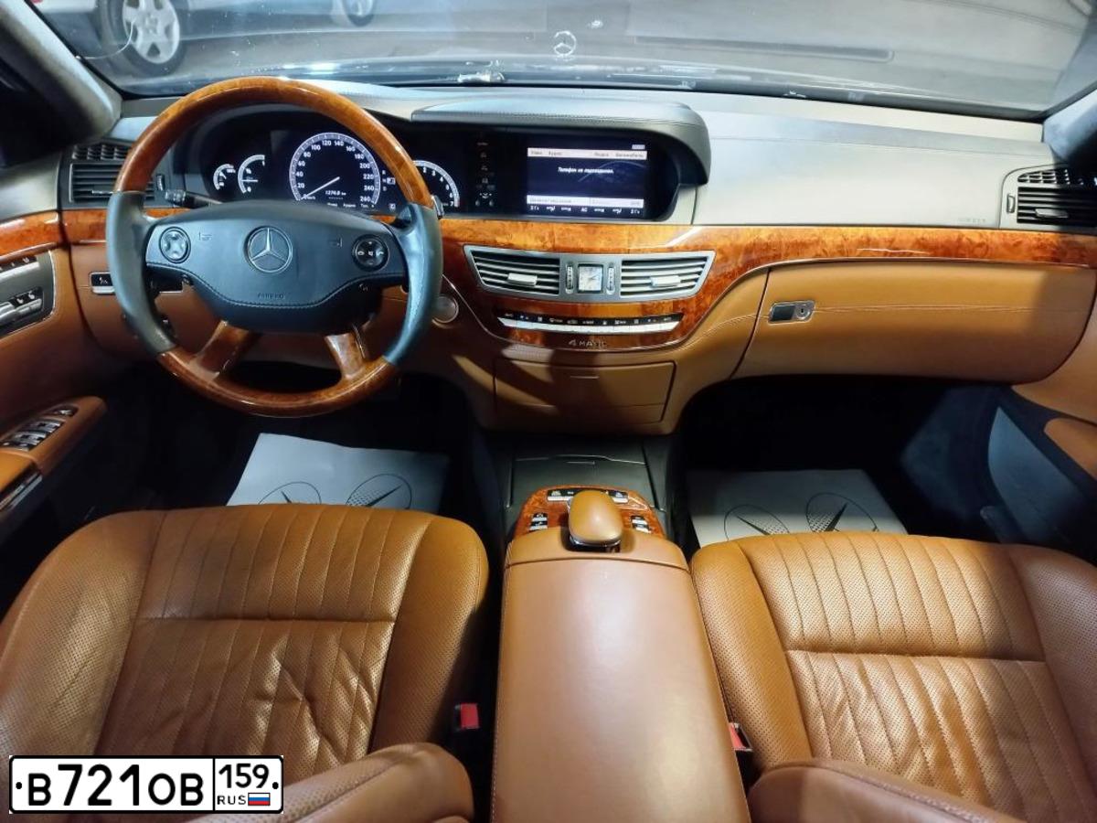 Фото автомобиля MERCEDES-BENZ  S500, 2007 — госномер Н884ВР40. Цвет: ЧЕРНЫЙ