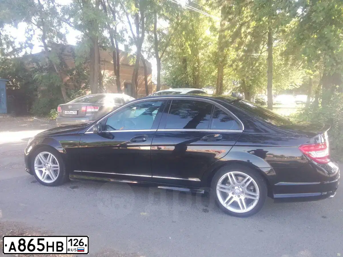 Фото автомобиля TOYOTA AVENSIS, 2009 — госномер Р790ЕН761. Цвет: ОЛИВКОВЫЙ