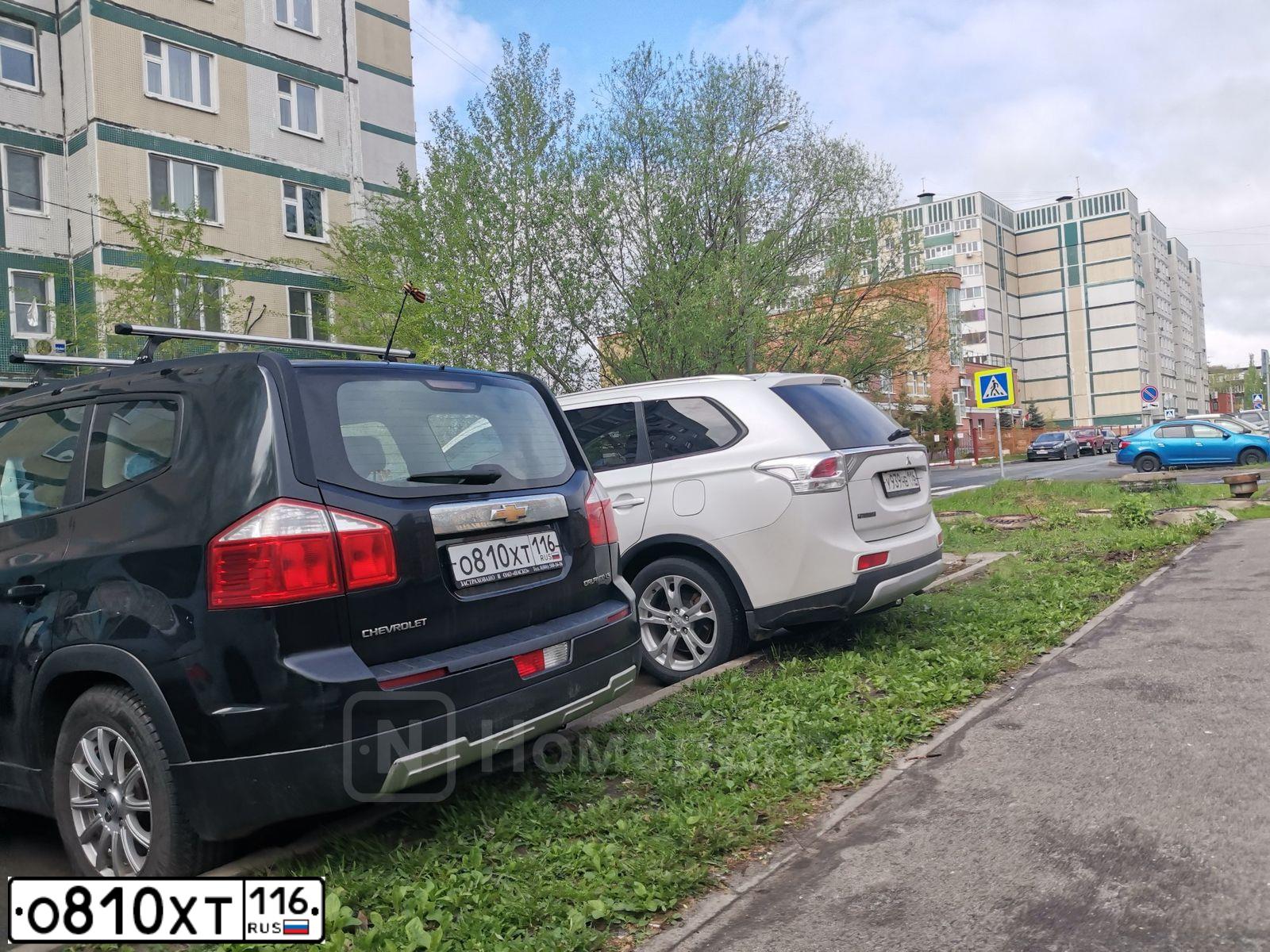 Фото автомобиля CHEVROLET ORLANDO, 2012 — госномер О810ХТ116. Цвет: ЧЕРНЫЙ