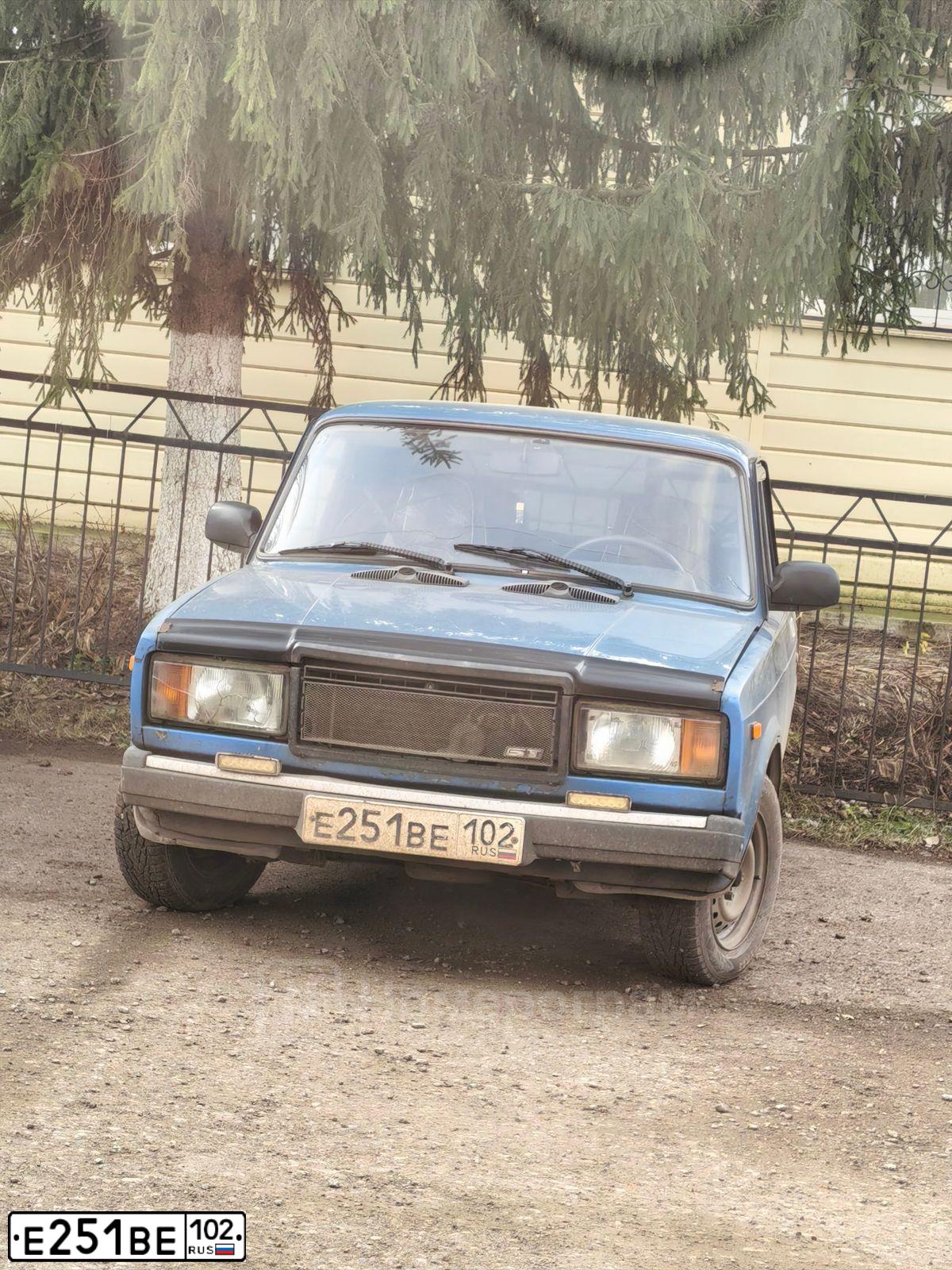 Фото автомобиля LADA 2107 LADA, 2007 — госномер Е251ВЕ102. Цвет: СИНИЙ