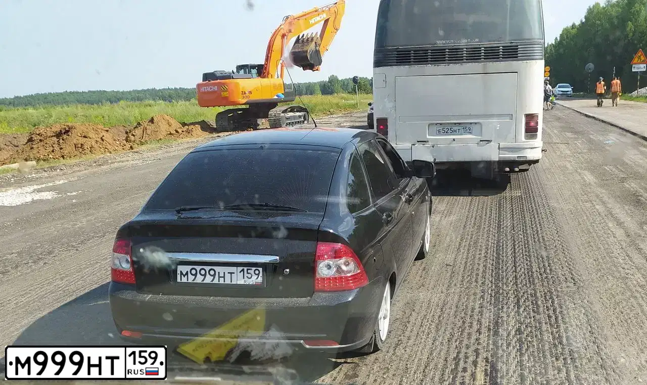 Фото автомобиля LADA 2172 PRIORA, 2013 — госномер Р941УУ159. Цвет: ЧЕРНО-СИНИЙ