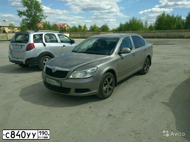 Фото автомобиля SKODA OCTAVIA, 2009 — госномер С840УУ190. Цвет: СЕРЫЙ