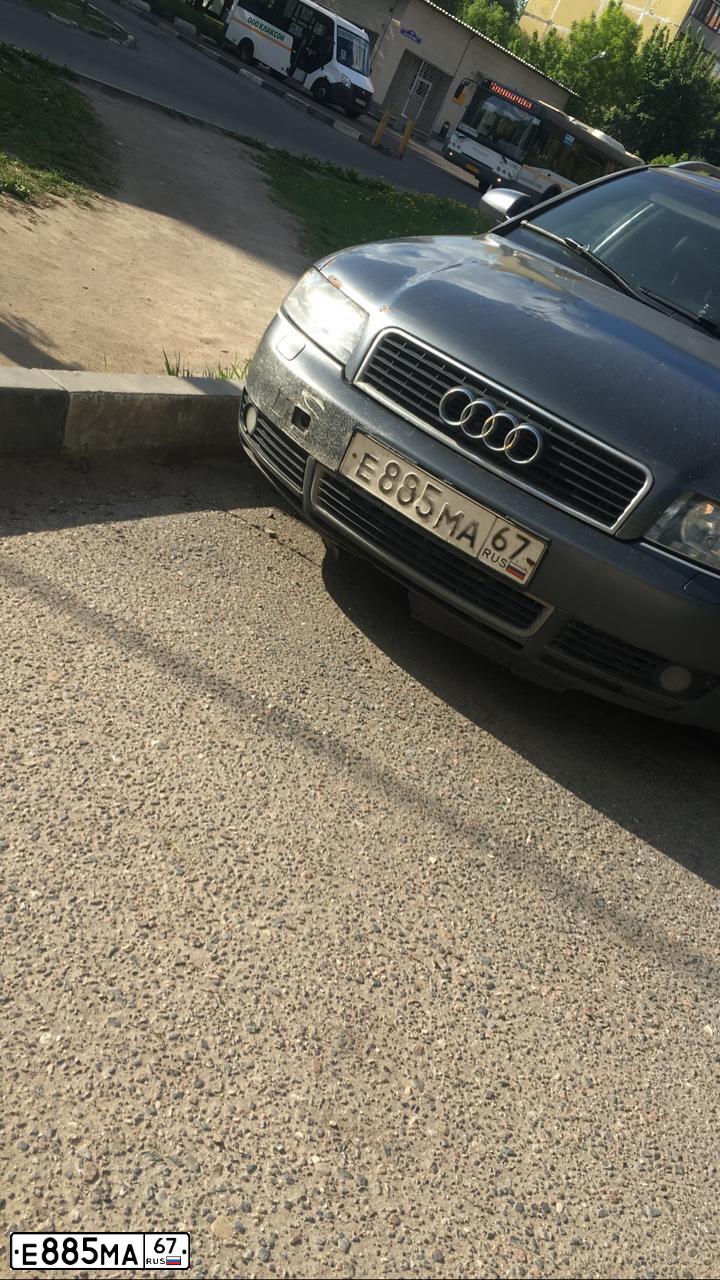 Фото автомобиля AUDI A4, 2001 — госномер Н377НС67