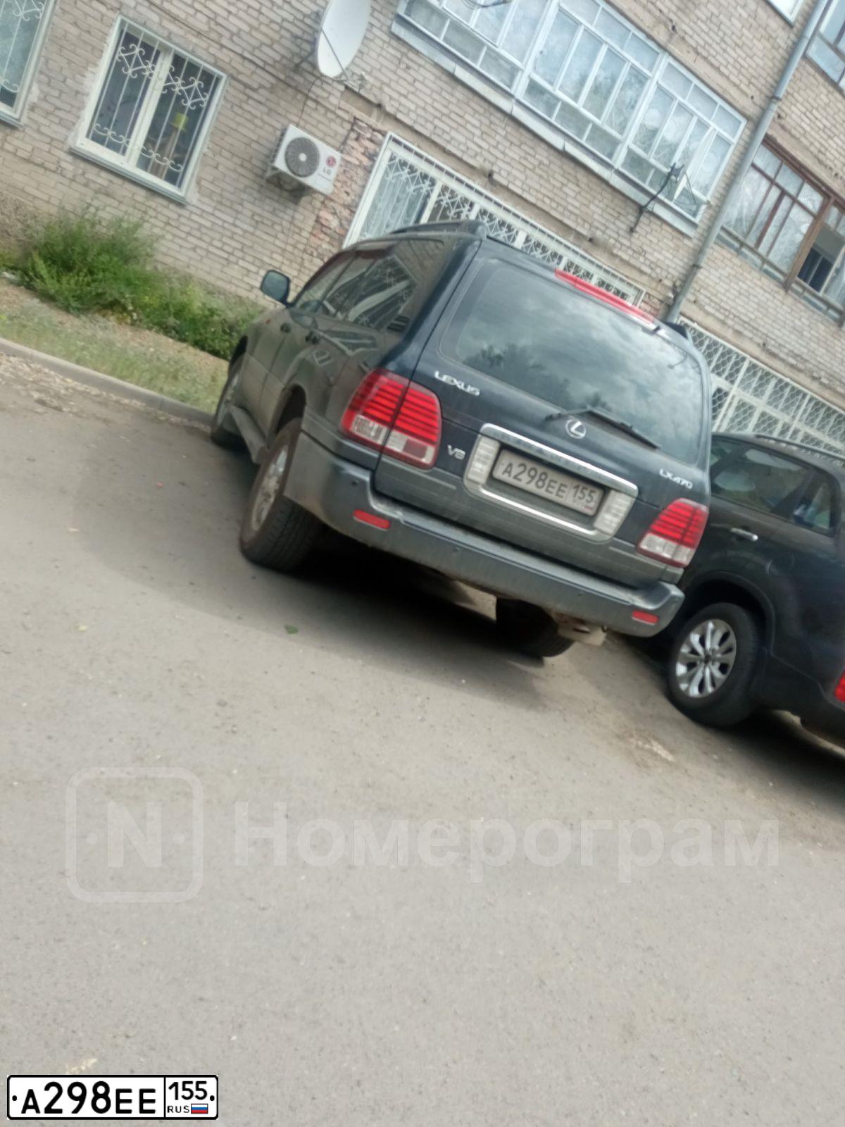 Фото автомобиля LEXUS LX, 2007 — госномер Р093КМ186