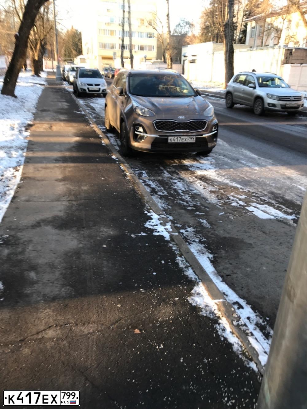 Фото автомобиля KIA SOUL, 2011 — госномер К516ММ35. Цвет: СИНИЙ