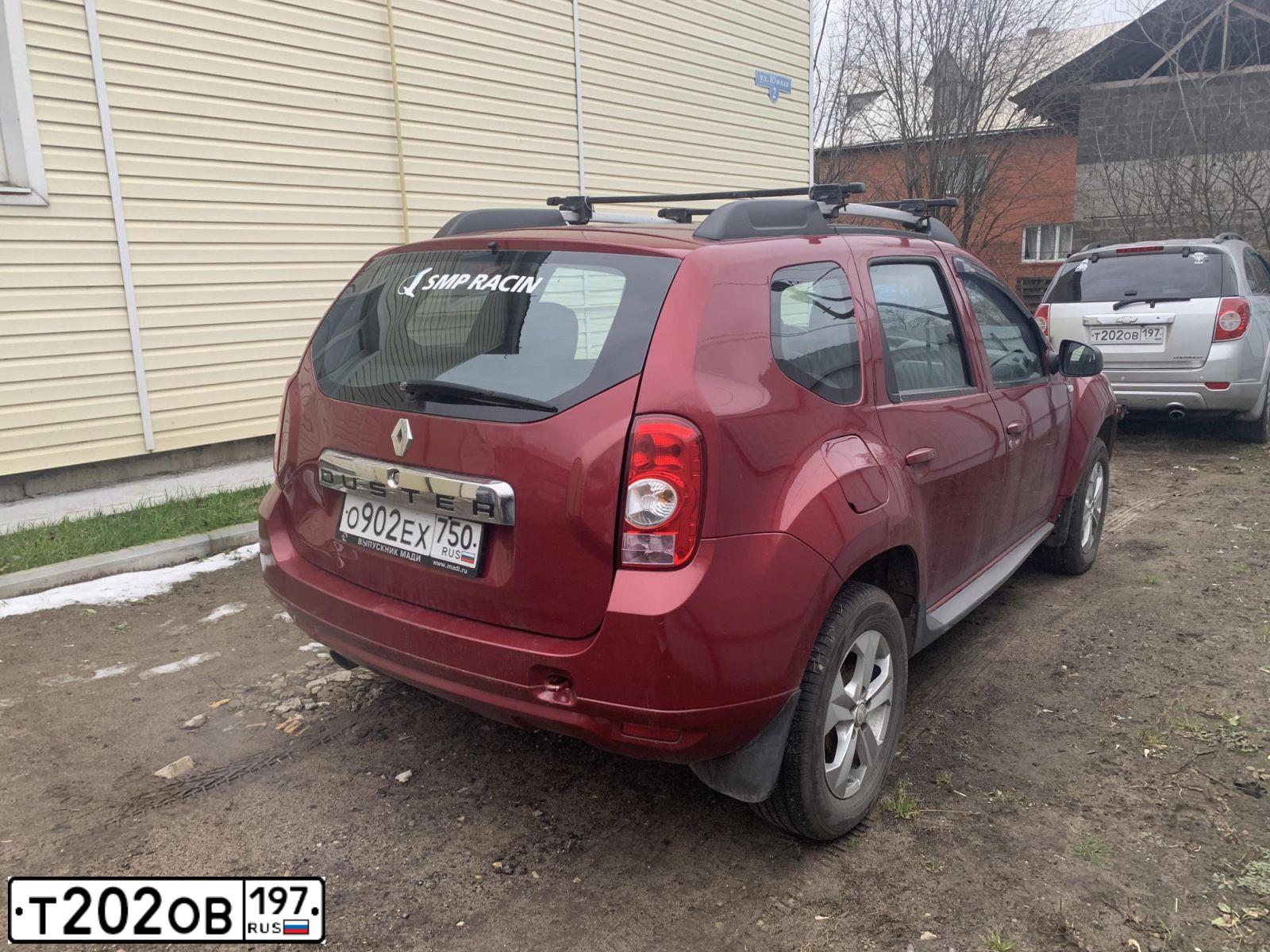Фото автомобиля CHEVROLET CAPTIVA, 2011 — госномер О218АН77. Цвет: СЕРЕБРИСТЫЙ МЕТАЛЛИК