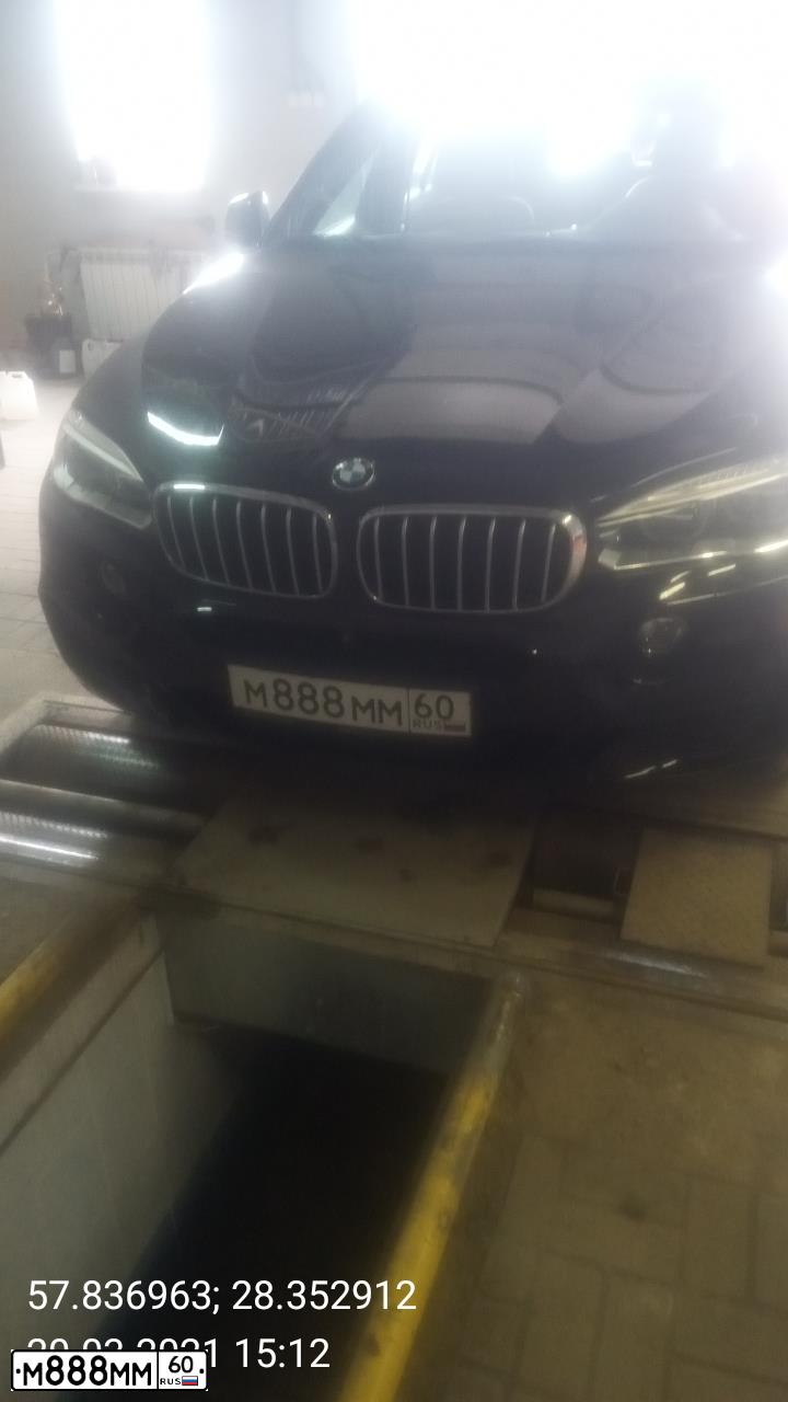 Фото автомобиля GAZ 3110 WOLGA, 1999 — госномер М888ММ60. Цвет: СВЕТЛО-СЕРЫЙ