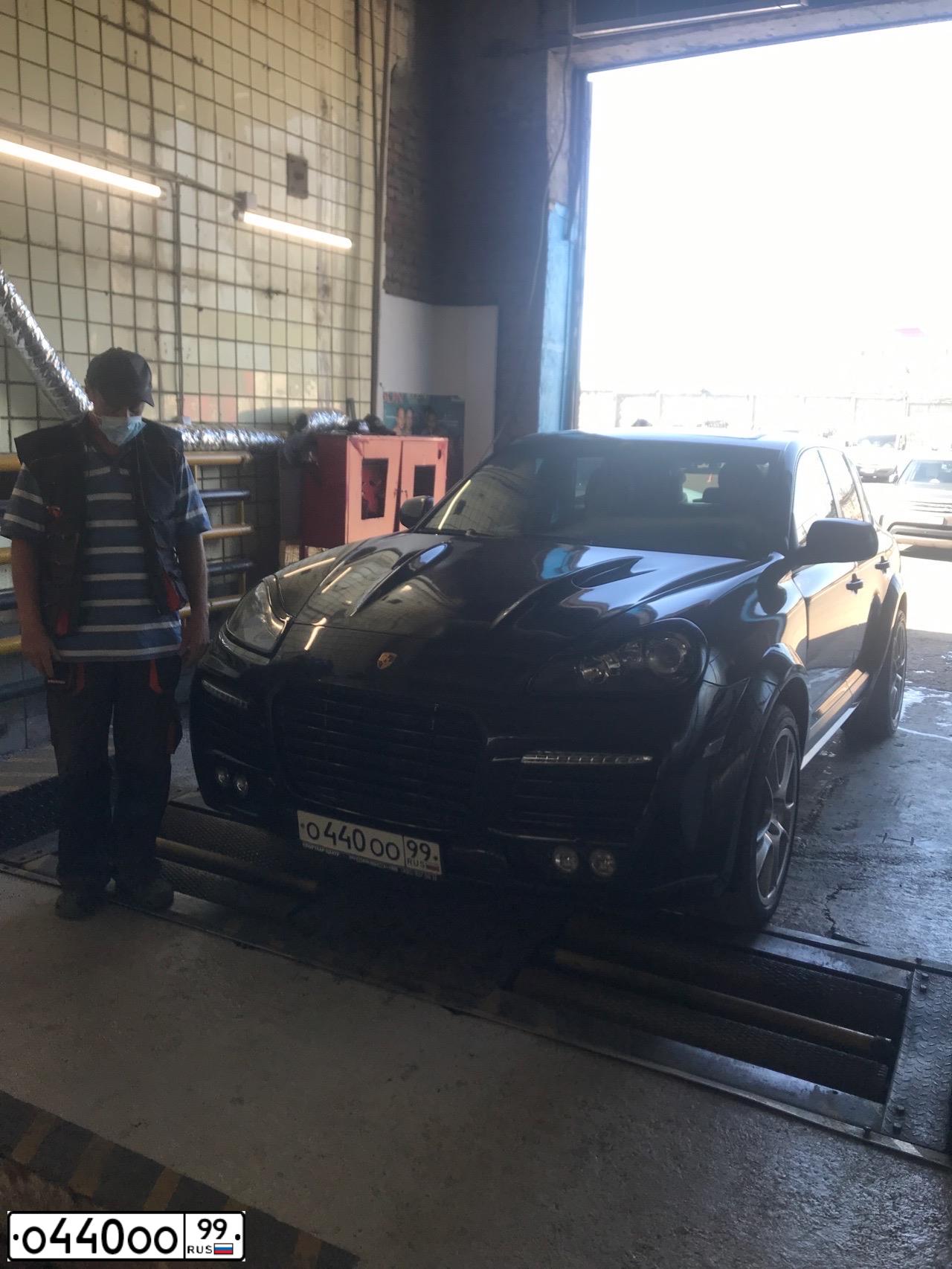 Фото автомобиля PORSCHE CAYENNE TURBO, 2009 — госномер Р775РА68. Цвет: ЧЕРНЫЙ