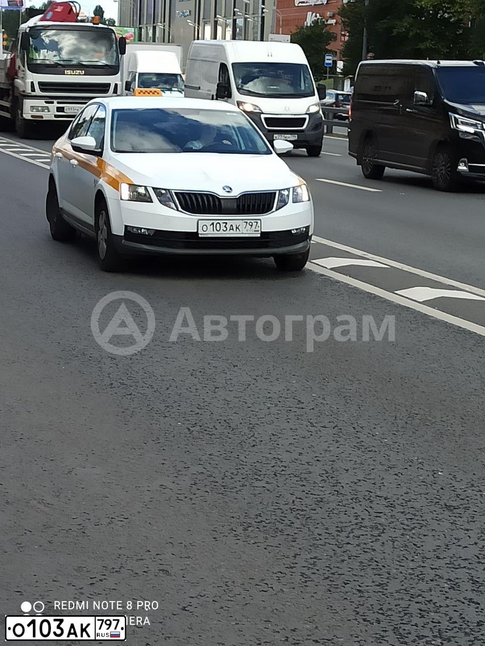 Фото автомобиля SKODA OCTAVIA, 2020 — госномер О103АК797. Цвет: БЕЛЫЙ ЖЕЛТЫЙ СЕРЫЙ