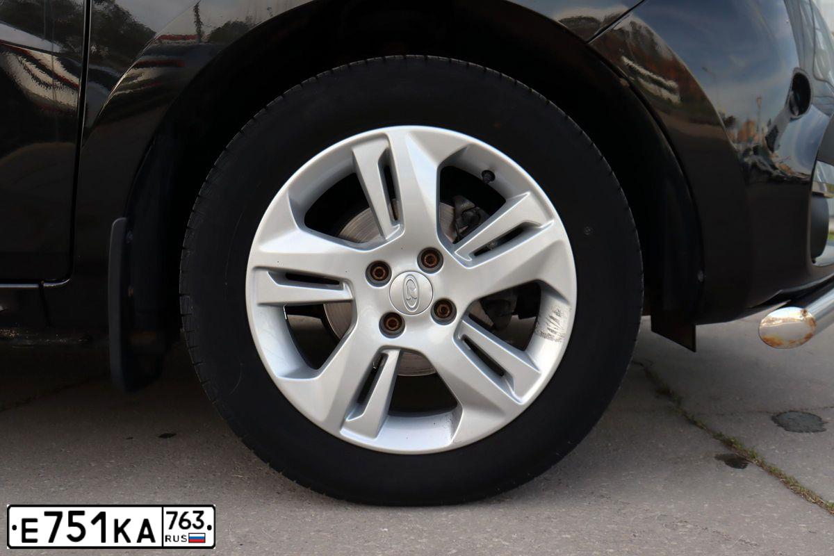 Фото автомобиля LADA XRAY, 2016 — госномер В812ВХ82. Цвет: ЧЕРНЫЙ