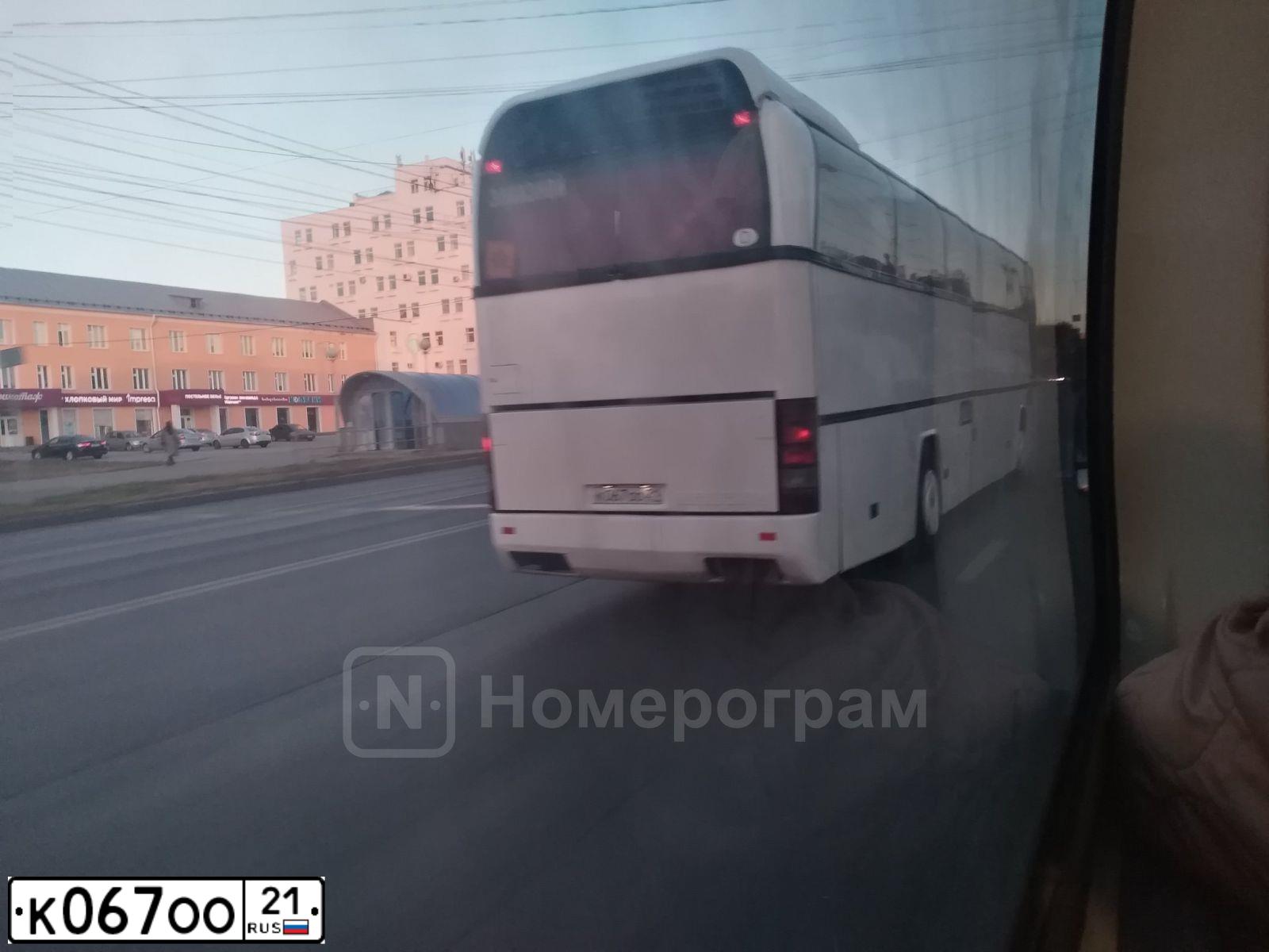 Фото автомобиля NEOPLAN CITYLINER, 1994 — госномер К067ОО21. Цвет: Белый
