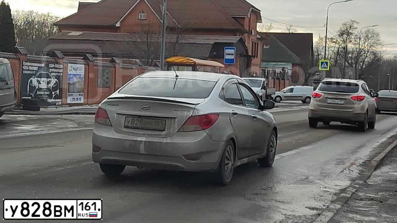 Фото автомобиля LADA 2110, 2000 — госномер К169ВА180. Цвет: ЯРКО-КРАСНЫЙ