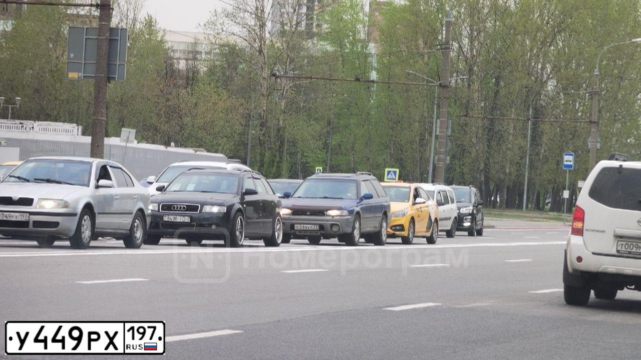 Фото автомобиля VOLKSWAGEN PASSAT, 1996 — госномер С462ВО97. Цвет: Белый