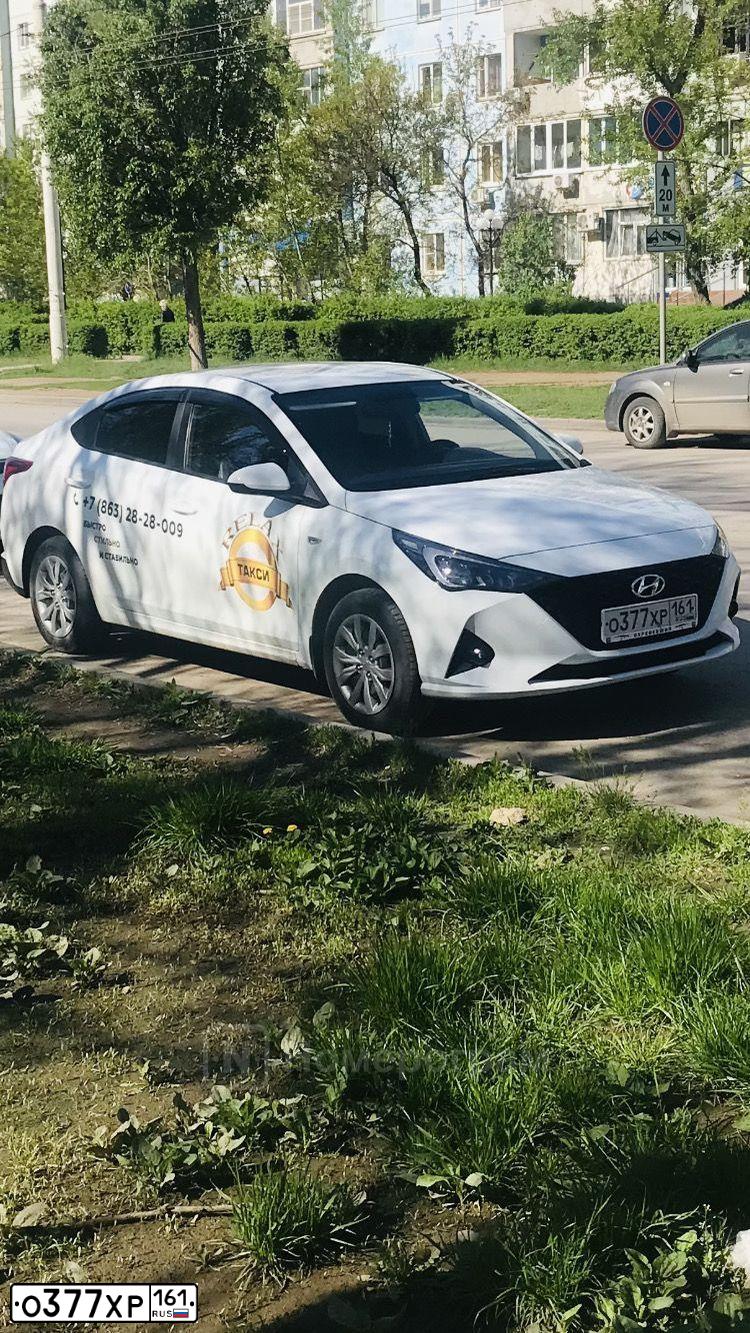 Фото автомобиля HYUNDAI SOLARIS, 2020 — госномер В255ТО799. Цвет: СЕРЫЙ