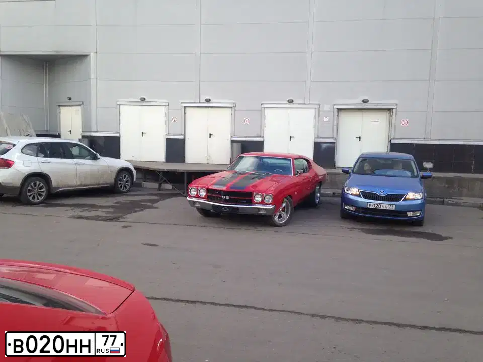 Фото автомобиля LADA 2121 NIVA, 1998 — госномер В020НН77. Цвет: ФИОЛЕТОВЫЙ