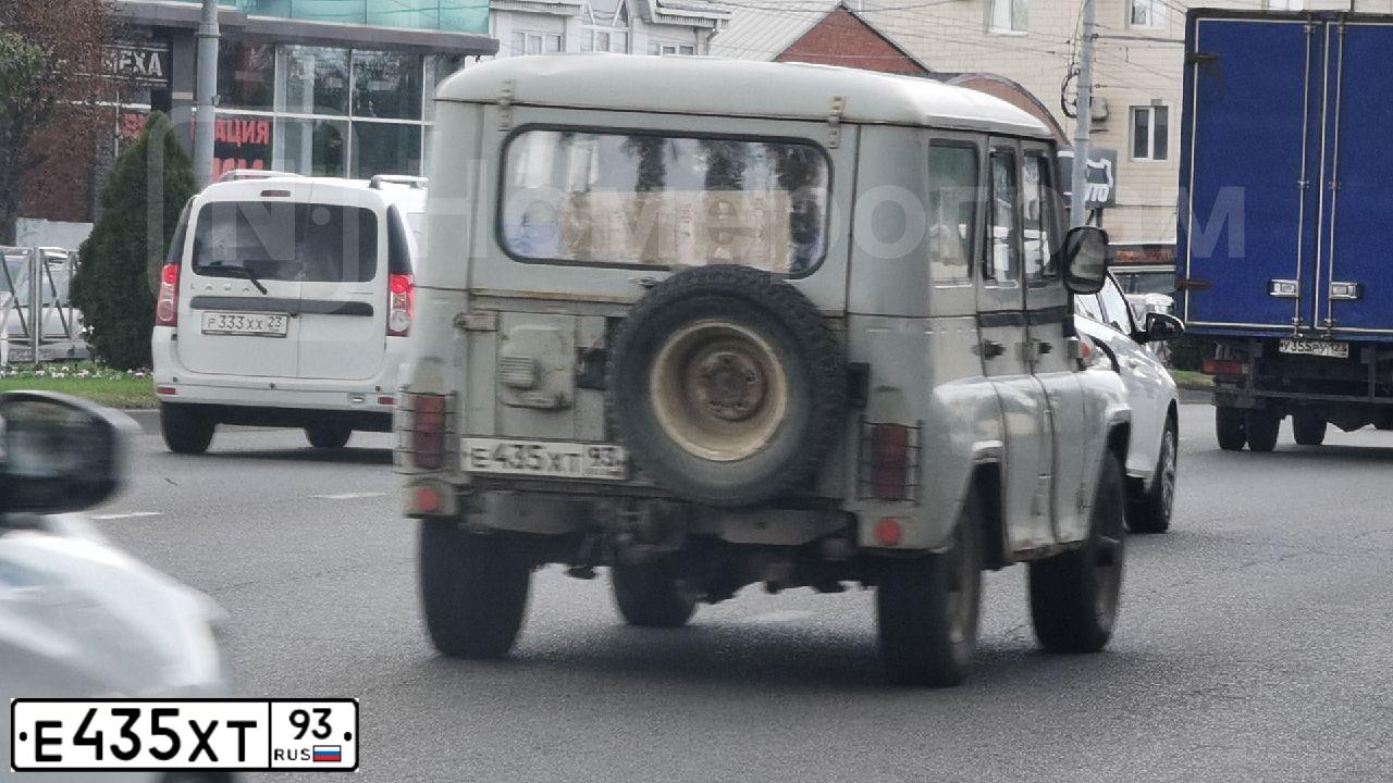 Фото автомобиля UAZ 3151 / HUNTER, 2000 — госномер Е435ХТ93. Цвет: СЕРЫЙ