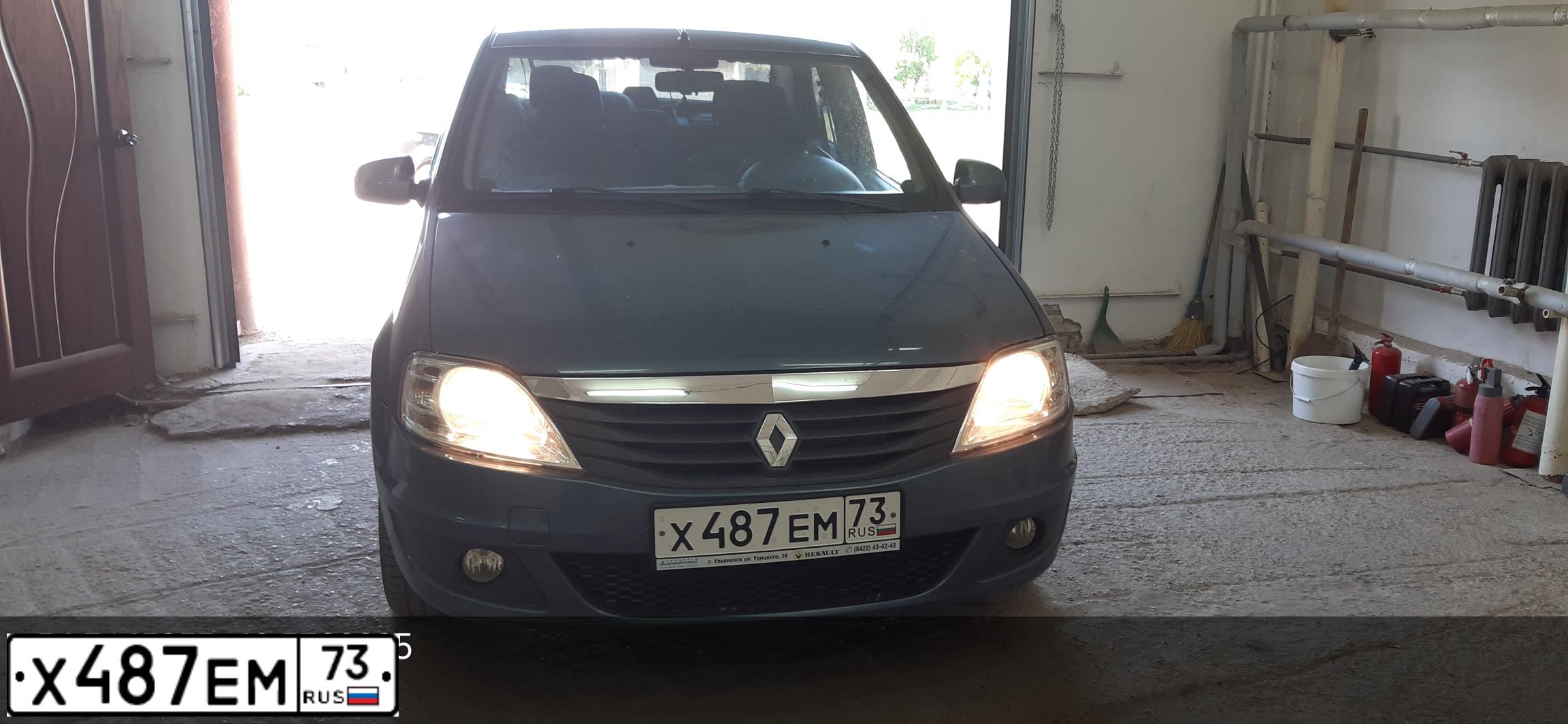 Фото автомобиля HYUNDAI IX35, 2011 — госномер Х487ЕМ73. Цвет: СЕРО-БЕЖЕВЫЙ