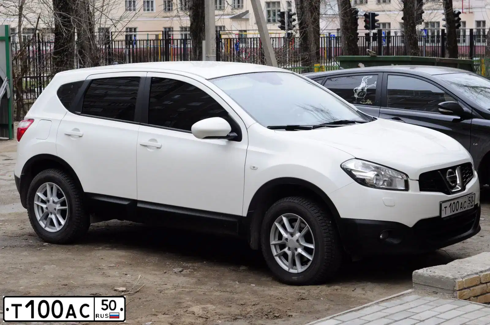 Фото автомобиля NISSAN QASHQAI, 2013 — госномер К247НВ790. Цвет: Белый
