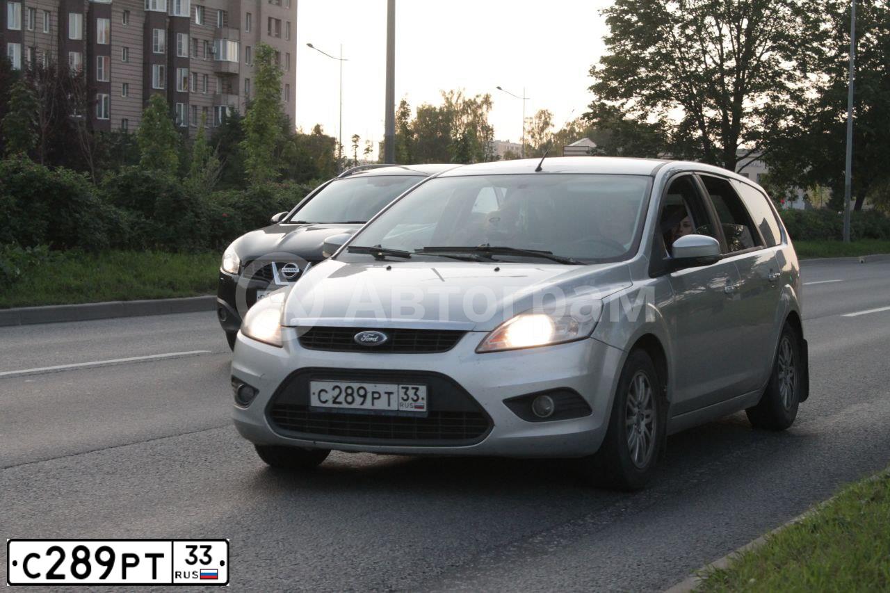 Фото автомобиля FORD FOCUS, 2010 — госномер С289РТ33. Цвет: СЕРЫЙ