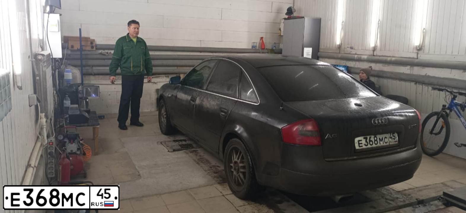 Фото автомобиля AUDI A6, 1998 — госномер С996АТ196. Цвет: ЧЕРНЫЙ