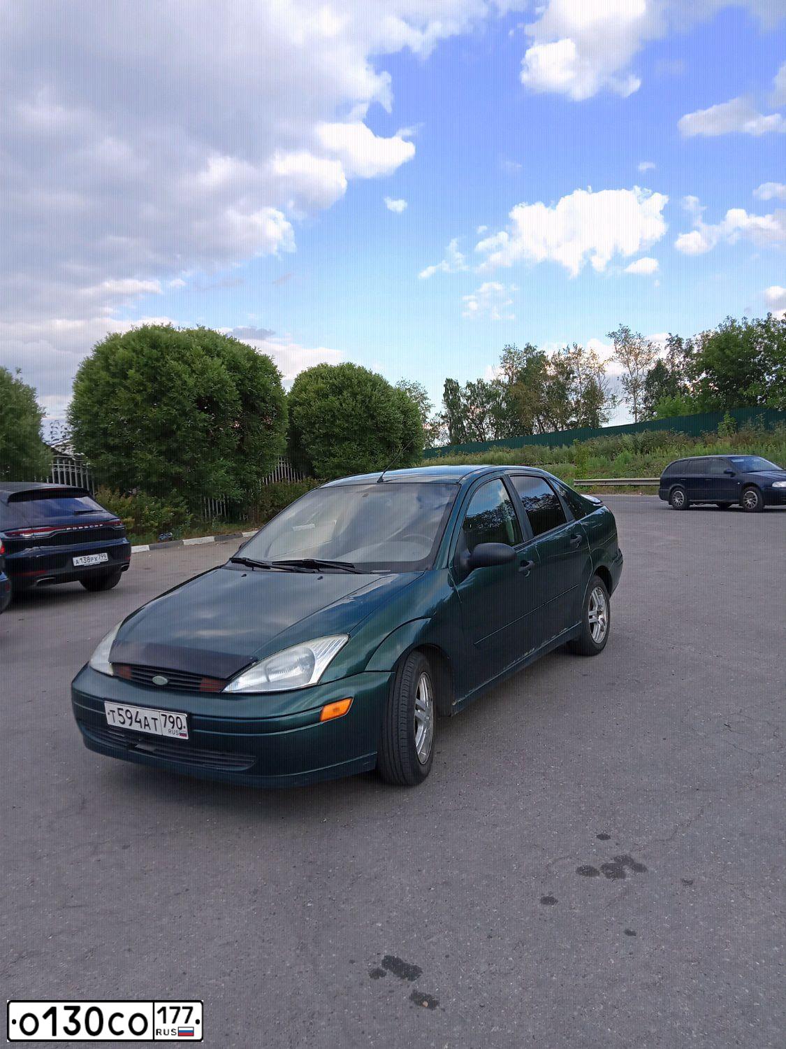 Фото автомобиля FORD FOCUS, 2001 — госномер О130СО177. Цвет: ЗЕЛЕНЫЙ