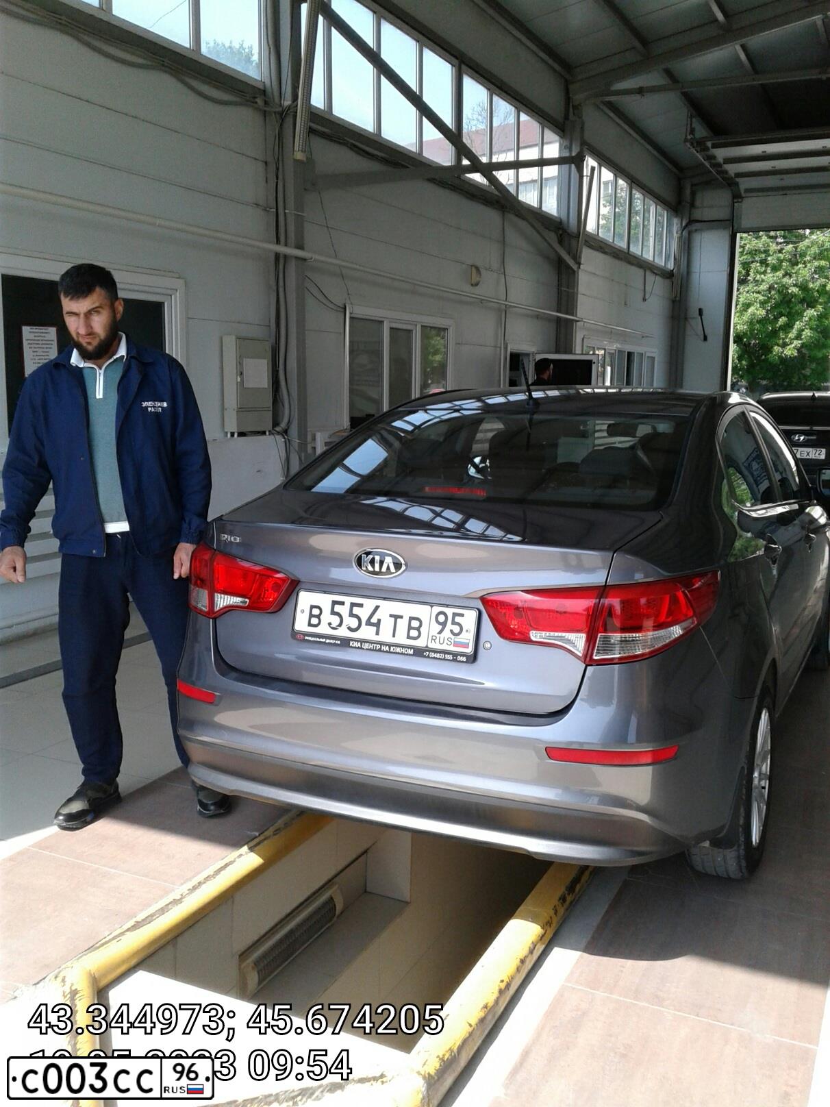 Фото автомобиля LADA PRIORA, 2011 — госномер А424ХР09