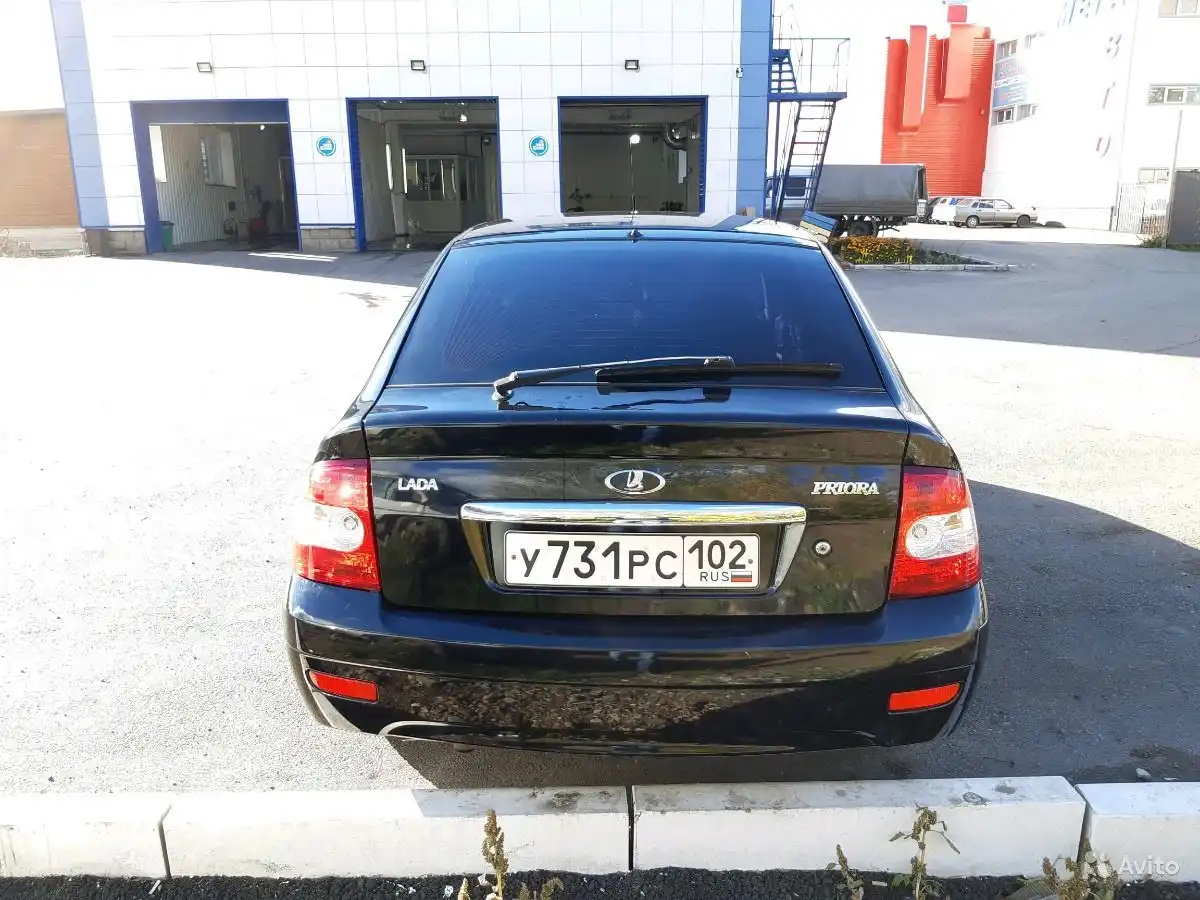 Фото автомобиля LADA 2172 PRIORA, 2011 — госномер Н661ВС102. Цвет: Сине-Черный
