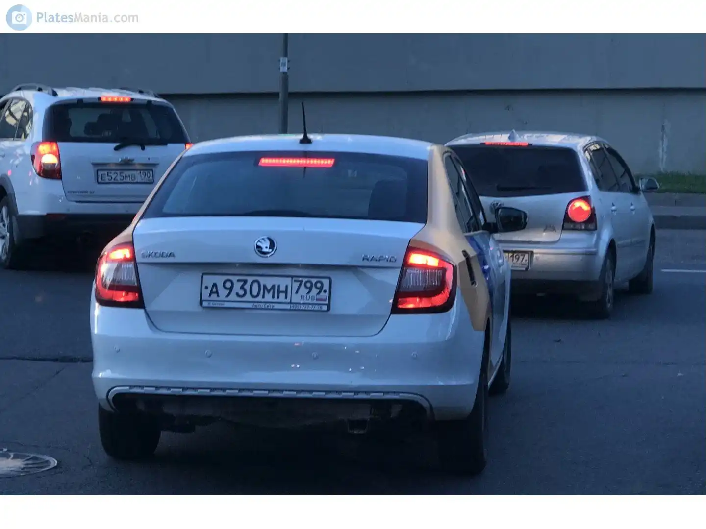Фото автомобиля CHEVROLET CAPTIVA, 2012 — госномер Р717ХР790. Цвет: Белый